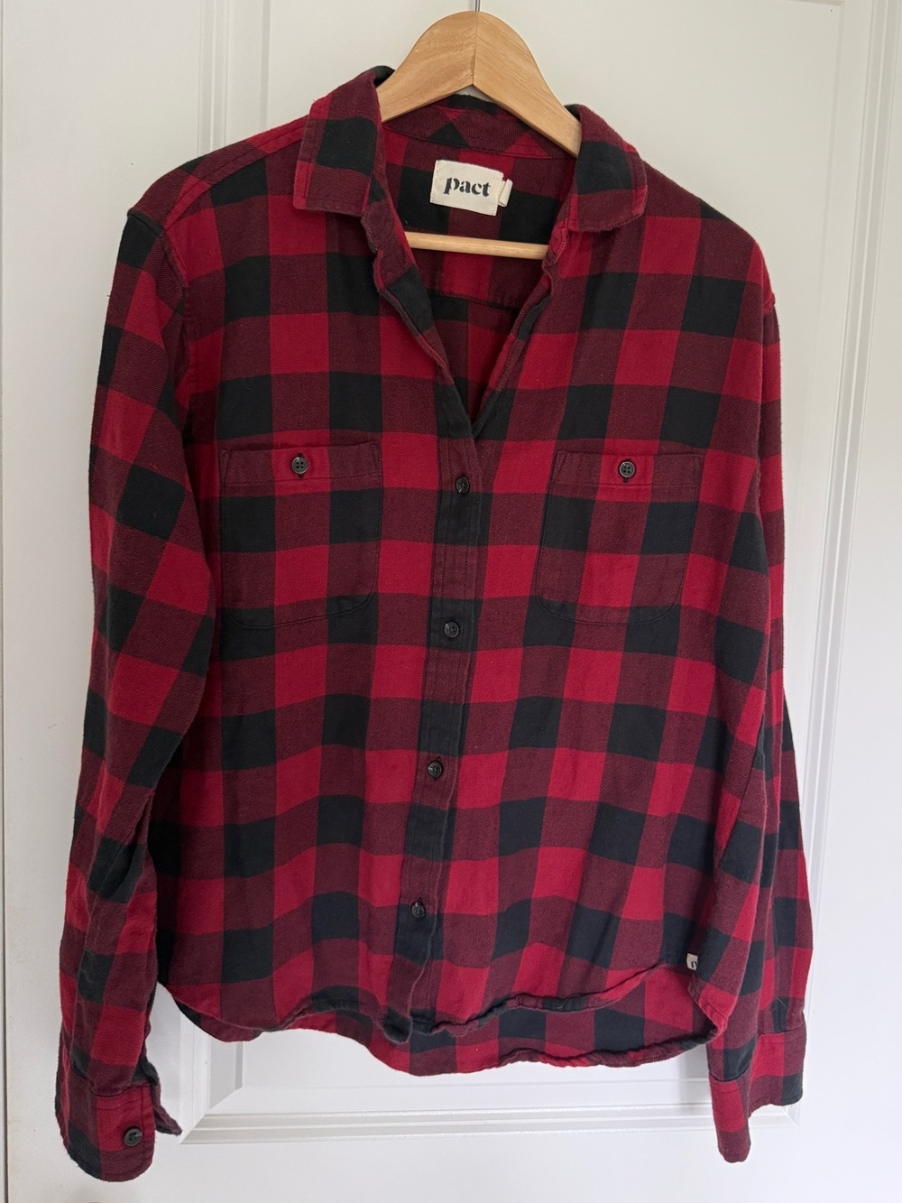 Pact Women's Red & Black Buffalo Plaid Button-Down organic cotton Shirt M